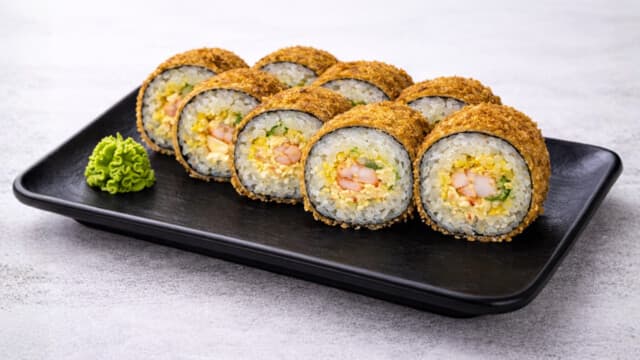 Fried shrimp and crab roll